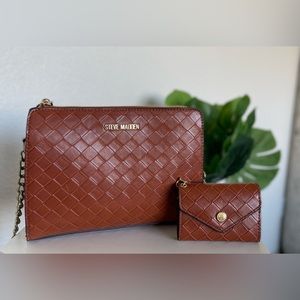 Steve Madden medium size crossbody bag with a nice card holder
